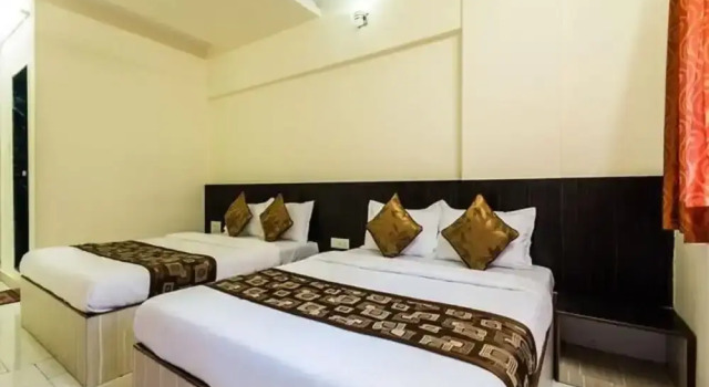 Трёхместный номер Standard Hotel Kurla Residency