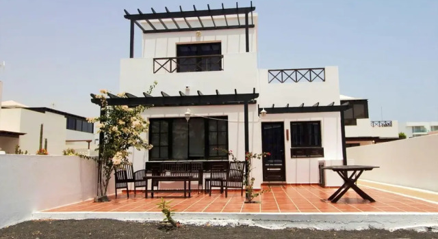 House with 3 Bedrooms in Tías, with Terrace And Wifi, Забронировать Отель Отели Ланцароте 3 звезды, 3*