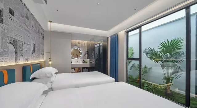 Двухместный номер Standard Lan Wan International Hotel