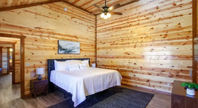 Splash Of Gatlinburg 6 Bedroom Cabin by RedAwning, Забронировать Дом для отпуска Отели Гатлинберг с бассейном, Бассейн