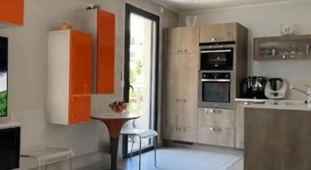 Two Bed Apt With Lovely Terrace - 2195