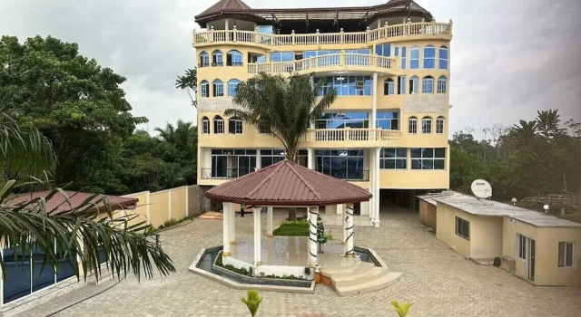 Chateau Mbeka'a Paris, Book Hotel SPA Hotels in Kribi, SPA