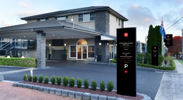 Кровать в общем номере Rydges Armidale
