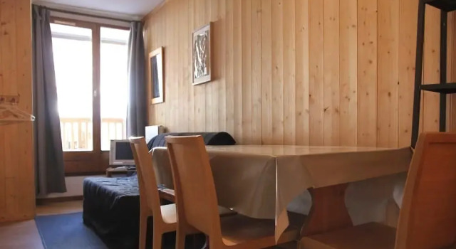 This studio of about 25m2 is quite, on the first floor Holiday home 1, Забронировать Отель Сен-Мартен-де-Бельвиль Три Долины