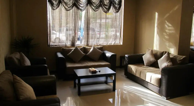 Roseline Hotel Suites, Забронировать Отель Эр-Рияд  округ Эр-Рияд, рядом с Исторический центр короля Абдулазиза