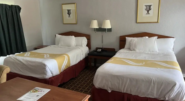 Четырёхместный номер Standard Budget Inn