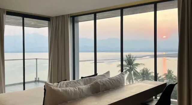 Люкс с видом на озеро M2 Hotel Waterside