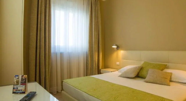 Семейный номер Superior с видом на море Hotel Universal