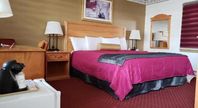 Northside Motel, Varaa Motelli Hotellit New England uima-altaalla, Uima-allas