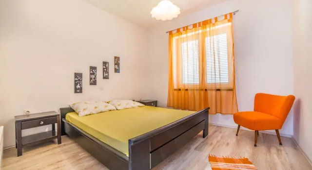 Apartment Lidija / Three Bedrooms A1, Забронировать Апартаменты/квартира Отели Приморско-Горанской жупания с парковкой, Парковка