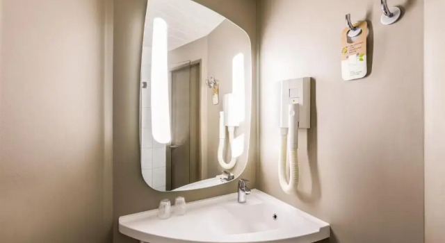 Трёхместный номер Standard ibis Winterthur City