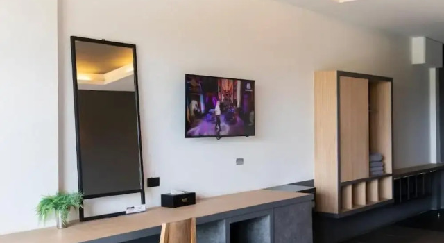 Двухместный семейный номер Standard с балконом The VELOS Hotel and Pumptrack