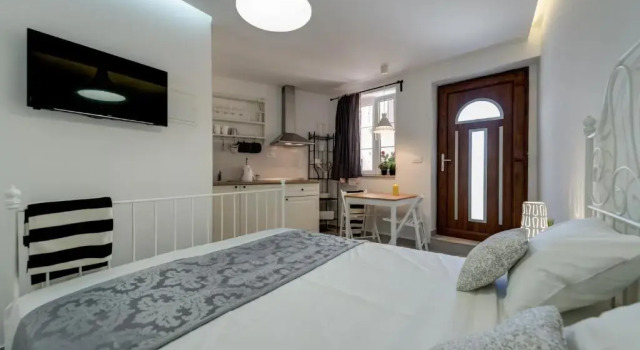 House Riva, Book Hotel Brac Island 