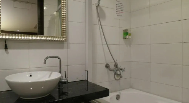 Четырёхместный номер Deluxe Tanhui Modern Hotel