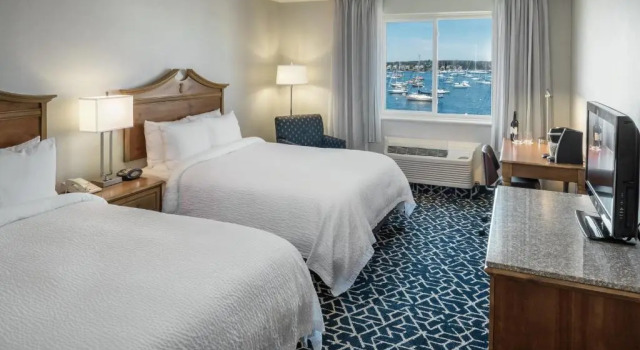 Четырёхместный номер Standard с видом на гавань The Newport Harbor Hotel & Marina