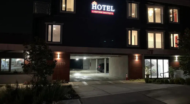 Lakeview Hotel
