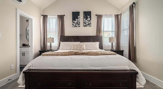 Pet Friendly W/hot-tub-six Minutes to Downtown!, Reserva ahora Casa o chalet Cabañas en Harper, Cabaña