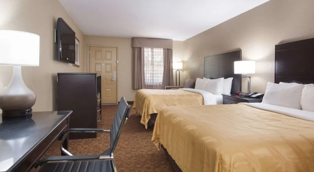 Четырёхместный люкс с балконом Quality Inn Magnolia