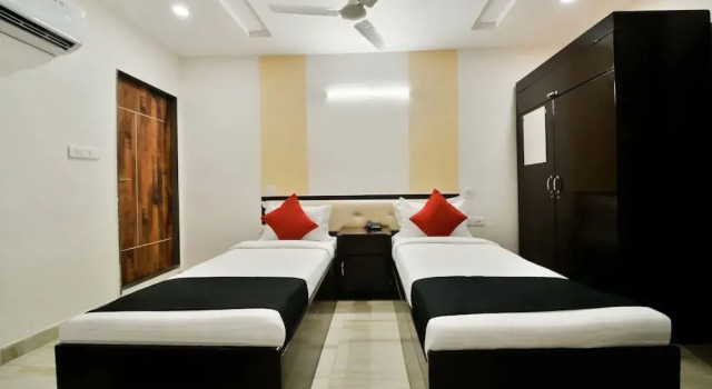 Capital O 39331 Hotel Retaj, Забронировать Отель Отели штата Раджастхана 3 звезды, 3*