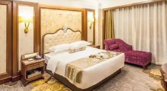 Suite Longshan Hotel