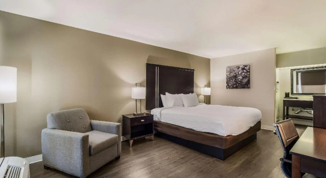 Двухместный номер Standard Clarion Inn & Suites Florence - Darlington