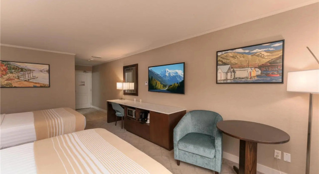 Четырёхместный семейный номер Standard Prestige Lakeside Resort, WorldHotels Elite