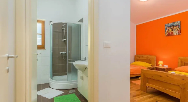 Beautiful Villa situated on the Istrian east coast, close to the beach, Book Villa Hoteller i Hreljici med pool, Swimmingpool
