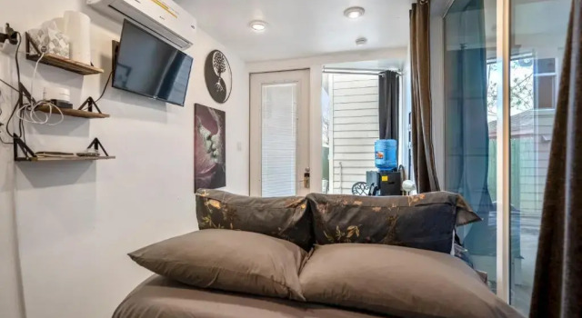 East Downtown Mico-luxe Container living pod #8