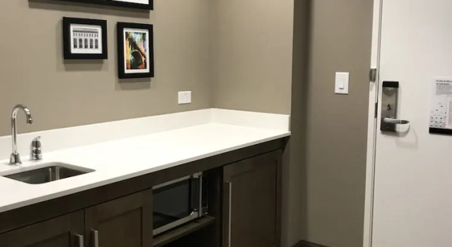 Четырёхместный люкс Hampton Inn & Suites By Hilton-Columbia Killian Road