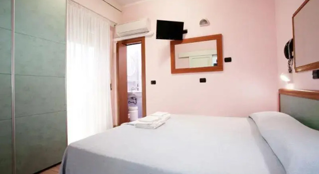 Hotel Vallechiara, Забронировать Отель Отели Чезенатико с парковкой, Парковка