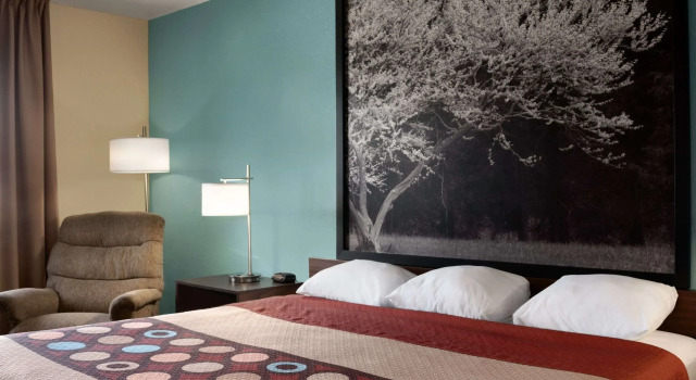 Rodeway Inn Effingham North, Забронировать Мини-отель Эффингхем Иллинойс, рядом с TREC Calico Trail