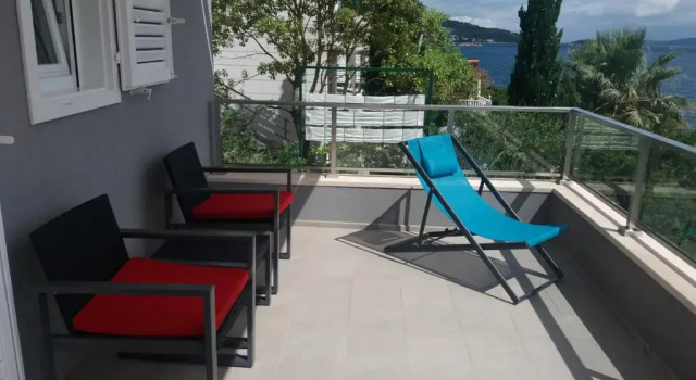 Апартаменты с видом на море Beach Apartment More