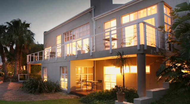 Art Gallery Guest House - Thandekayo, Забронировать Отель Отели Cape Peninsula с бассейном, Бассейн