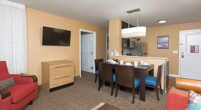 Четырёхместный люкс с 2 комнатами TownePlace Suites by Marriott Ontario-Mansfield