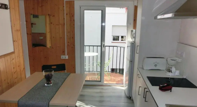 Студия с балконом Rosesapparts Estudios & Parking