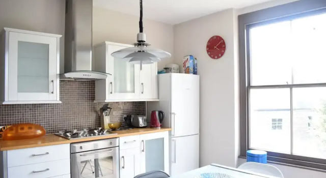2 Bedroom In Shepherds Bush, Забронировать Отель Отели Англии 3 звезды, 3*