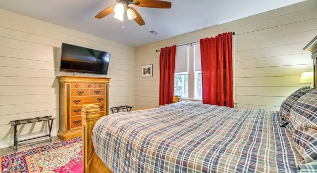 Tree Tops Retreat ~ 19 Mi to Lake George!, Prenota Appartamento Chestertown 