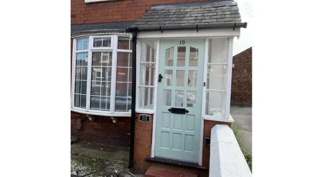 GuywoodHouse, Boek Villa High Peak Merseyside