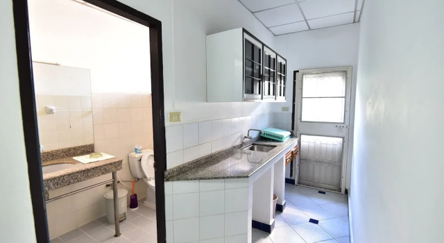 Полулюкс с балконом Nong Apartment Pattaya - Adults Only