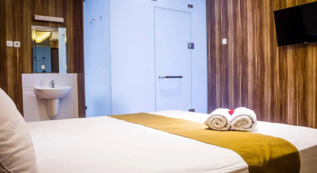 Madu Inn Hotel, Prenota Hotel Taman Sari Giacarta