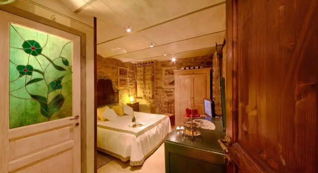 Suite 1 camera da letto Munta e Cara Albergo Diffuso