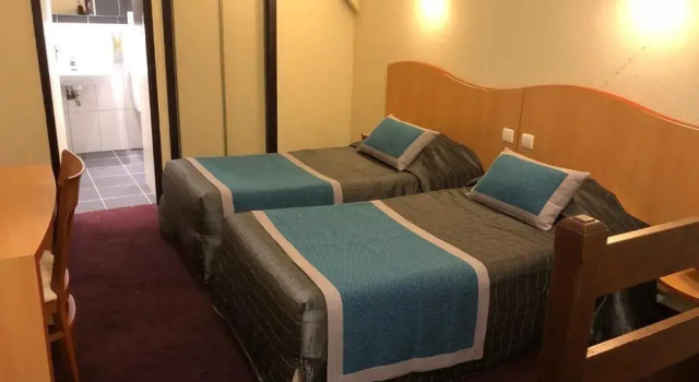 Трёхместный номер Standard Hotel Saint Georges Lourdes Pyrenees (Avril 2026)