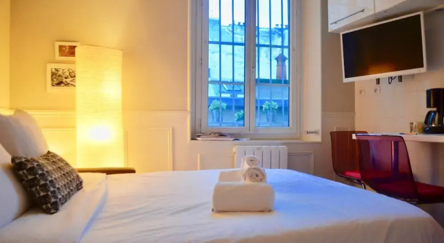 Studio In Centre Of Marais, Забронировать Отель 3-й округ: Маре Париж, рядом с Станция метро Rambuteau