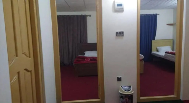 Skardu Paragon Guest House, Забронировать Гостевой дом Отели Скарду с парковкой, Парковка
