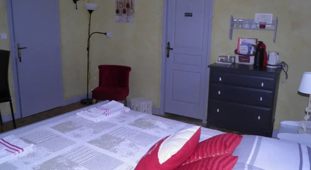 Gîte La Vigneronne, Rezerwuj Hotel Hotele w Senouillac z parkingiem, Parking