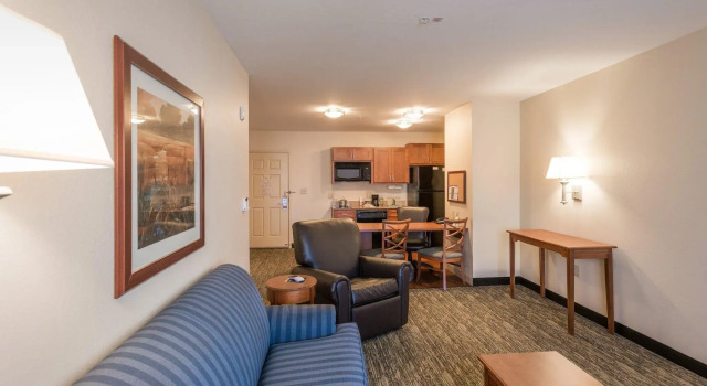 Номер Deluxe Candlewood Suites Mobile-Downtown by IHG