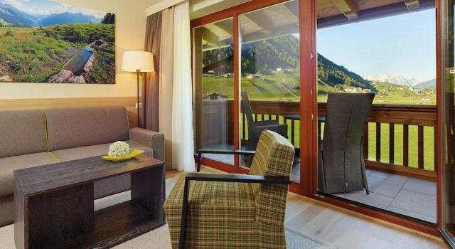 Полулюкс с балконом и с видом на горы Alpeiner - Nature Resort Tirol