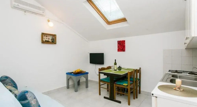 Apartments Laura - Mljet, Забронировать Апартаменты/квартира Собра Остров Мльет, рядом с Частный Пляж «Апартментс Филипович»