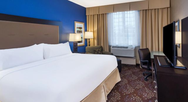 Holiday Inn Hotels & Resorts Terre Haute, Varaa Hotelli Terre Haute Indiana