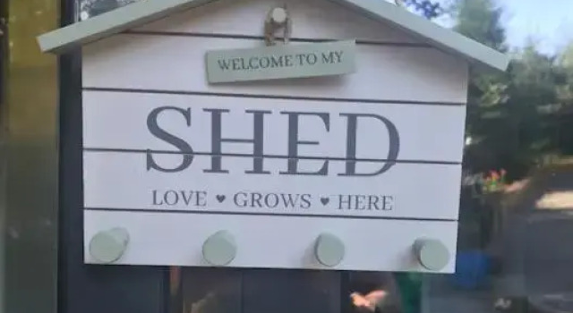 The Shed . A cosy, peaceful, 96% recycled, chalet.
